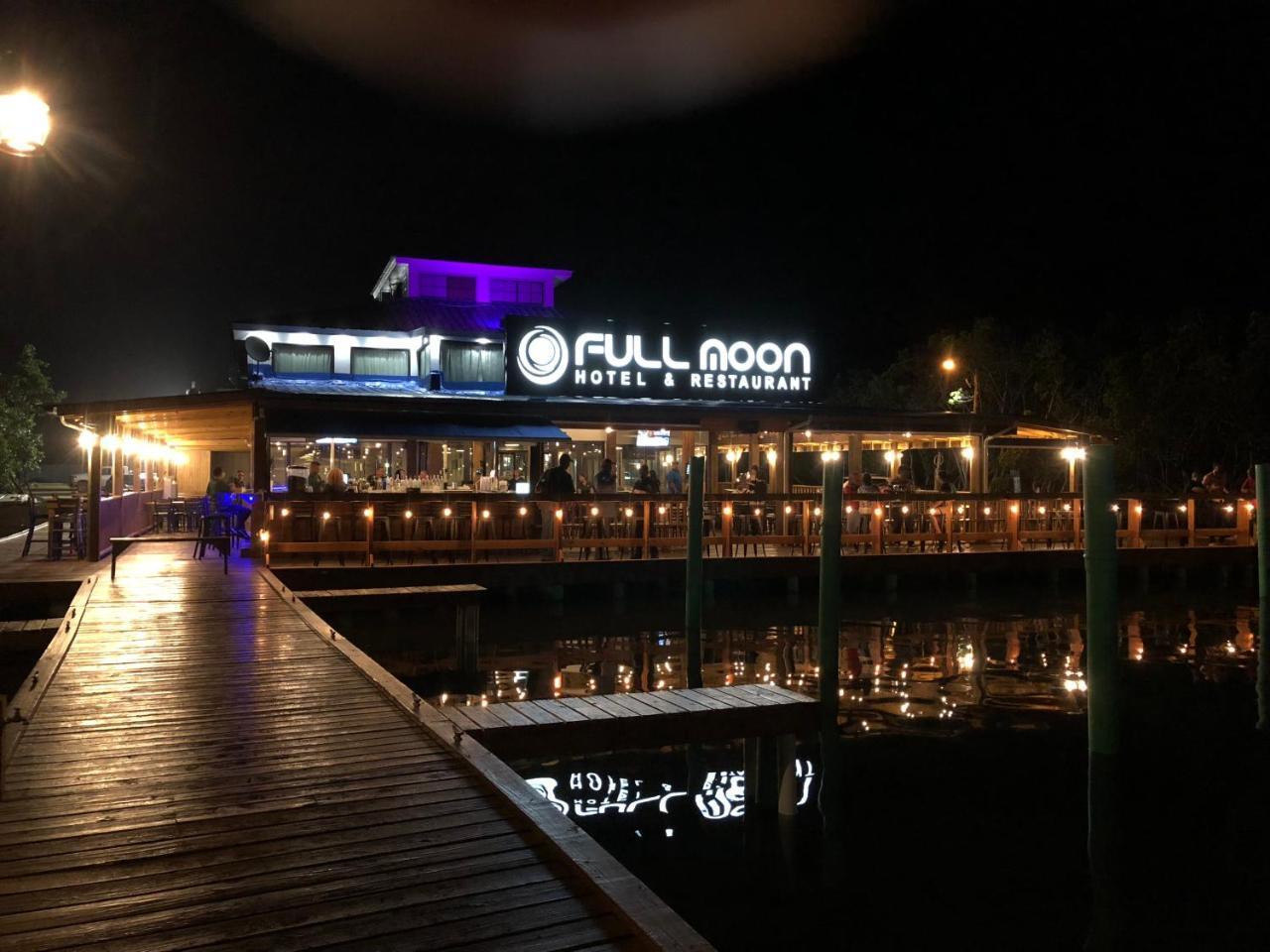 Full Moon Hotel & Restaurant Салинас Экстерьер фото